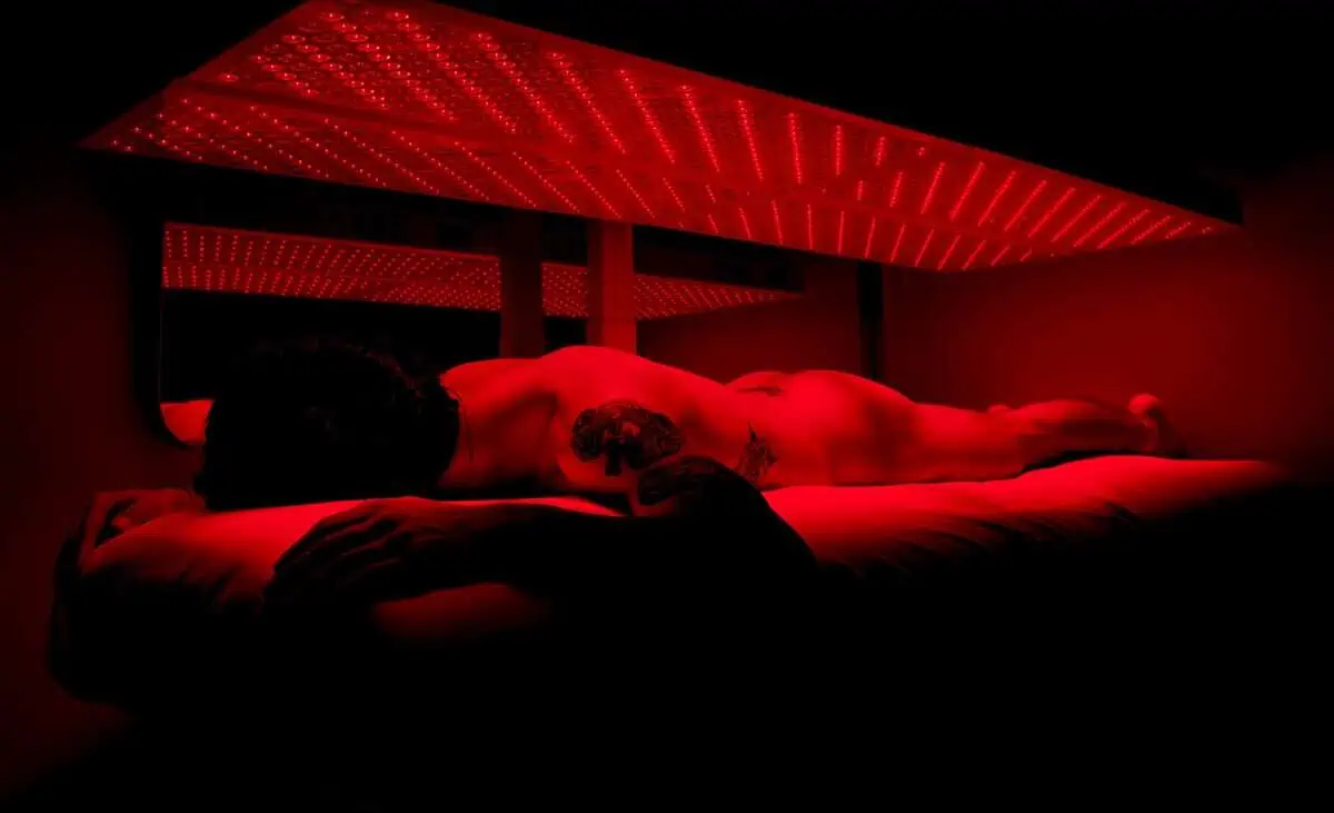 Red Light Therapy Helps Men Boost Energy at Deeply Vital Medical